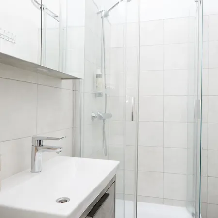 Modern Flat By Lukiskiu Square Vilnius Exterior photo